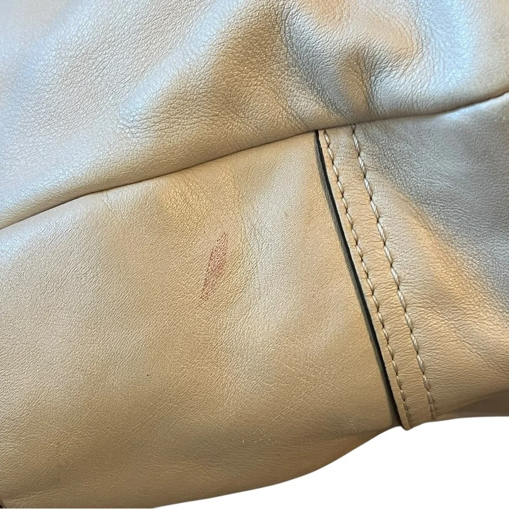 Coach authentic smooth